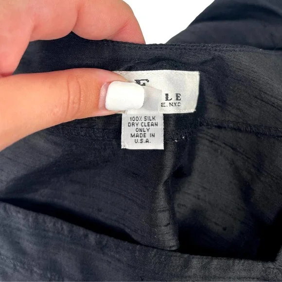 Emmelle Black Silk Shantung Sleeveless Blouse  Size Large NWOT - Picture 3 of 7